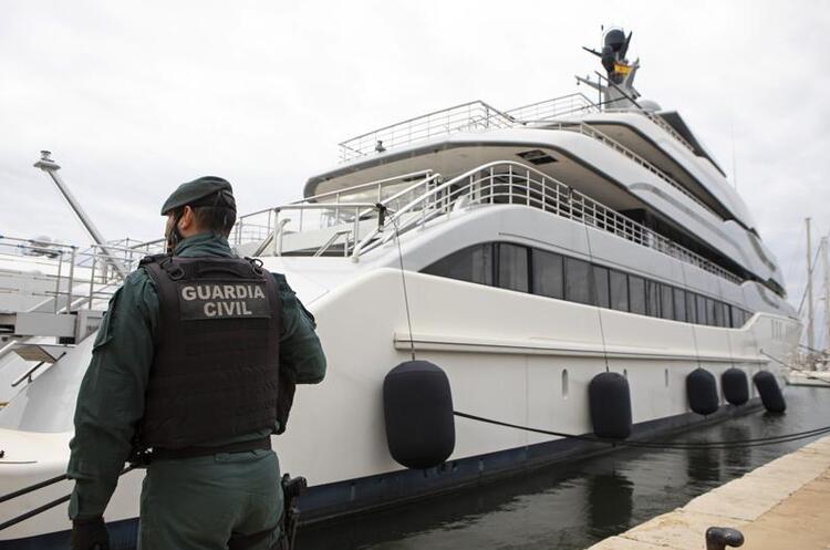 В Іспанії заарештували яхту російського олігарха Віктора Вексельберга вартістю $120 млн