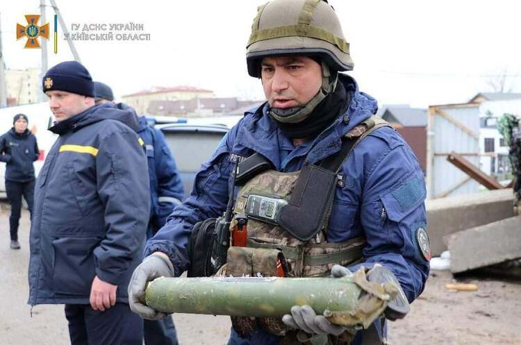 Піротехніки виявили та знешкодили 1 190 вибухонебезпечних предметів на 232 га за добу Піротехніки виявили та знешкодили 1 190 вибухонебезпечних предметів на 232 га за добу