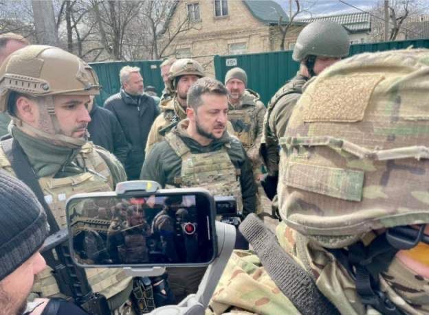 Володимир Зеленський відвідав Бучу Володимир Зеленський відвідав Бучу