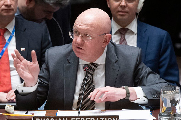 Постійний представник росії в ООН Василь Небензя. Постпред Росії в ООН Василь Небензя кілька разів вжив слово «війна» та визнав, що російська армія вбивала українців