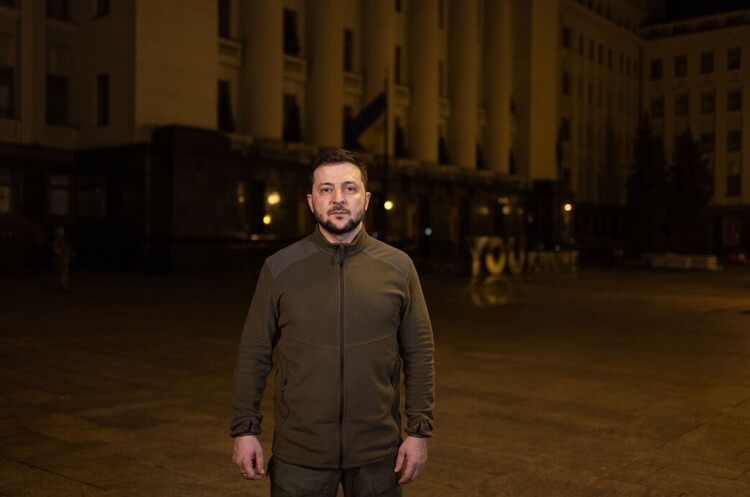 фото Офіційний сайт Президента України Зеленський: «Російські окупанти збирають на вулицях Маріуполя трупи і вивозять, щоб використати для пропаганди»