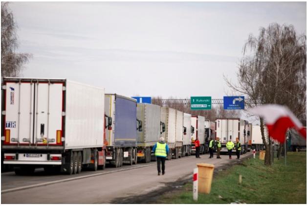 Активісти, які блокували вантажівки на польсько-білоруському кордоні, завершили протест