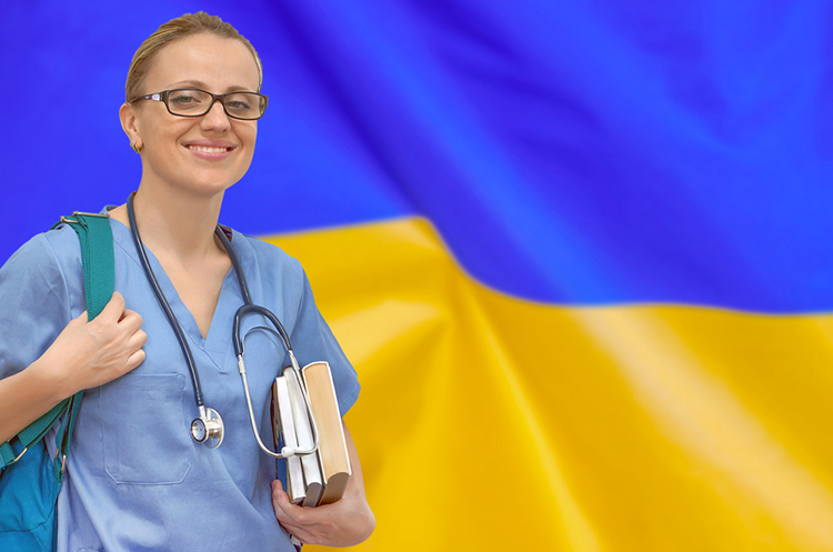Підтримати своїх: де шукати допомогу під час війни за кордоном Підтримати своїх: де шукати допомогу під час війни за кордоном