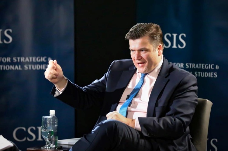 Міністр Збройних сил Великобританії Джеймс Хіпі Британія підготувала варіанти відповідей у разі підтвердження хімічної атаки на Маріуполь
