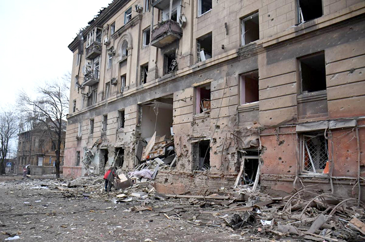 Вигляд Маріуполя після обстрілів. Окупанти розпочали процес ексгумації тіл у Маріуполі