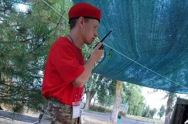 Окупанти в «Л/ДНР» мобілізують неповнолітніх на війну з Україною Окупанти в «Л/ДНР» мобілізують неповнолітніх на війну з Україною