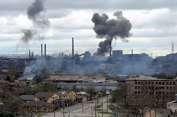 Завод «Азовсталь» розбомблений та знищений практично повністю — полк «Азов»
