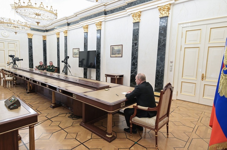 Фото: Getty Images Рішення про вторгення в Україну путін приймав спільно з Шойгу, Патрушєвим та Гєрасимовим — Bloomberg