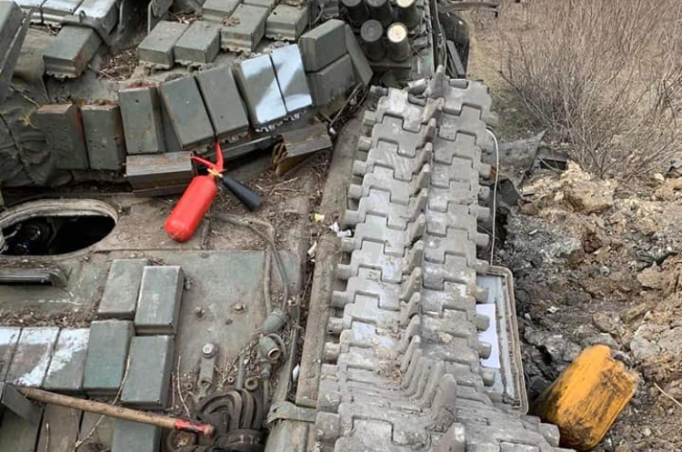 Ворог здійснює спроби вести наступ у напрямку населеного пункту Заводи. Намагається закріпитися на північній околиці Дібровного – Генштаб ЗСУ Ворог здійснює спроби вести наступ у напрямку населеного пункту Заводи. Намагається закріпитися на північній околиці Дібровного – Генштаб ЗСУ