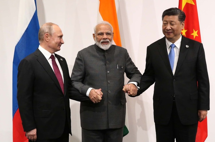 In the arms of russia: why China and India are helping the kremlin