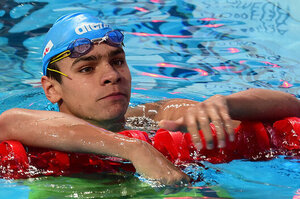 Російського плавця, олімпійського чемпіона усунули від змагань за підтримку Z-шабашу