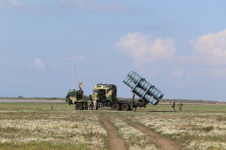 ЗСУ знищили за допомогою ППО дві ракети, які летіли на захід України ЗСУ знищили за допомогою ППО дві ракети, які летіли на захід України