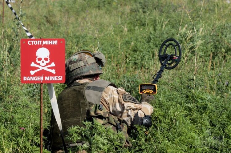 Партизани обіцяють мінувати місця проведення «референдуму» в Херсоні Партизани обіцяють мінувати місця проведення «референдуму» в Херсоні