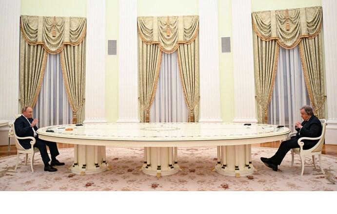 Vladimir Astapkovich/Kremlin Pool/Sputnik/EPA-EFE/REX/Shutterstock путін сказав генсеку ООН, що “в принципі” погодився на евакуацію людей з “Азовсталі”