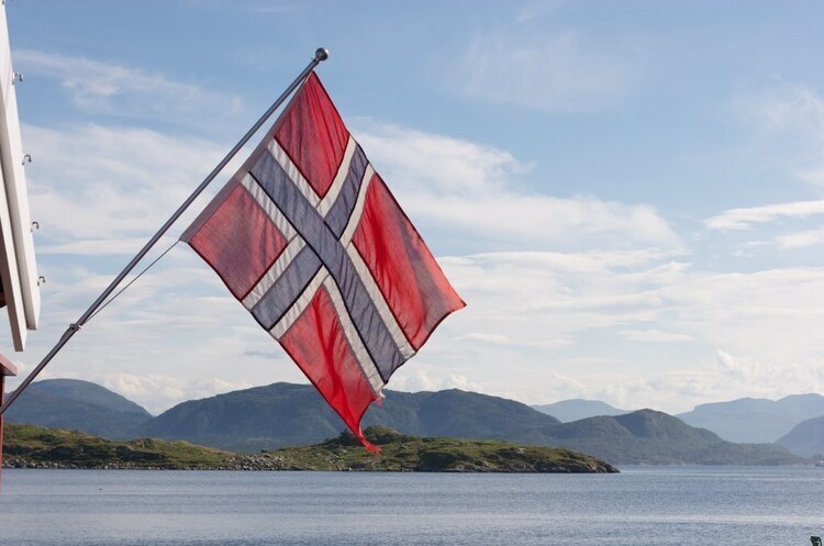 Норвегія закрила порти та кордони для російського вантажного транспорту