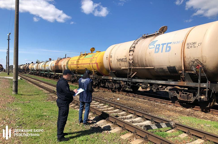 Україна арештувала білоруські цистерни, які забезпечували паливом російські війська Україна арештувала білоруські цистерни, які забезпечували паливом російські війська