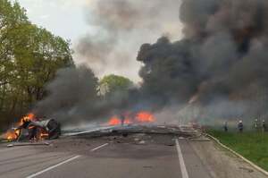 На Рівненщині зіткнулися автобус, легковик і бензовоз, загинули 16 людей