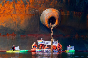 Greenpeace намагалися заблокувати танкер із російським паливом від входу в британський порт