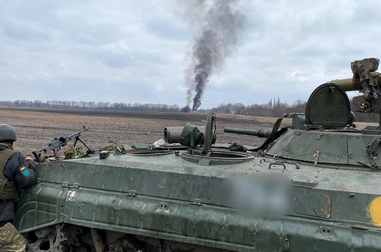 Окупанти обстріляли прикордонні населені пункти Сумщини з території рф: зафіксовані понад 70 вибухів Окупанти обстріляли прикордонні населені пункти Сумщини з території рф: зафіксовані понад 70 вибухів
