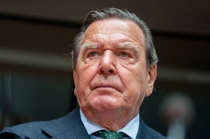 Колишній канцлер Німеччини Герхард Шредер залишив раду директорів 	«Роснєфті»