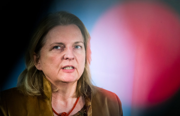 Ексголова МЗС Австрії Карін Кнайсль Ексголова МЗС Австрії Карін Кнайсль пішла з ради директорів «Роснєфті»