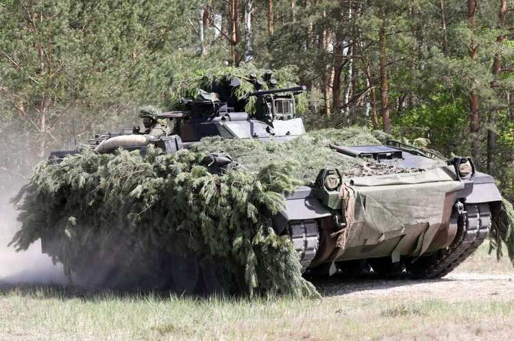 Фото: dpa Німецький уряд понад місяць блокує експорт до України 100 БМП Marder