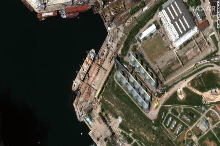 Разведка США обнародовала спутниковые снимки с поличным, как российские корабли разворовывают украинское зерно