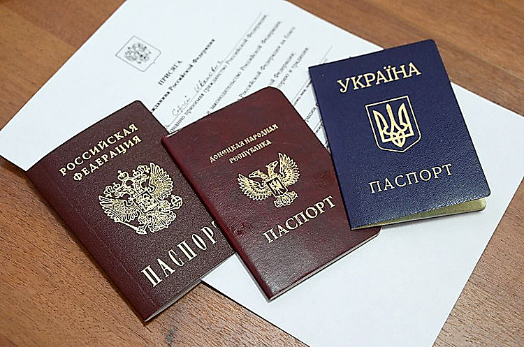 У США та ЄС відреагували на рішення путіна щодо паспортизації жителів Херсонської та Запорізької областей У США та ЄС відреагували на рішення путіна щодо паспортизації жителів Херсонської та Запорізької областей