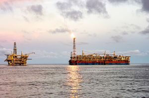 Китай та рф використовують нову схему поставок нафти – з перевантаженням у морі