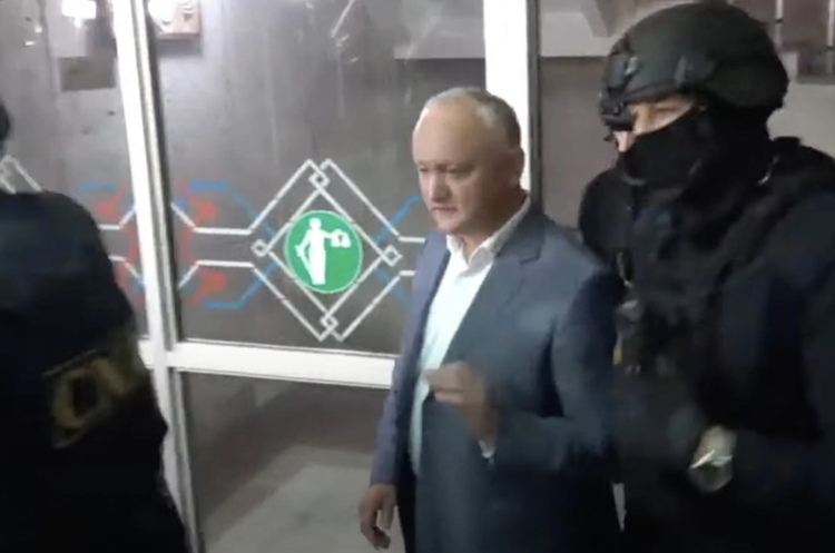 Фото: NewsMaker Проросійського експрезидента Молдови Ігоря Додона відправили під домашній арешт