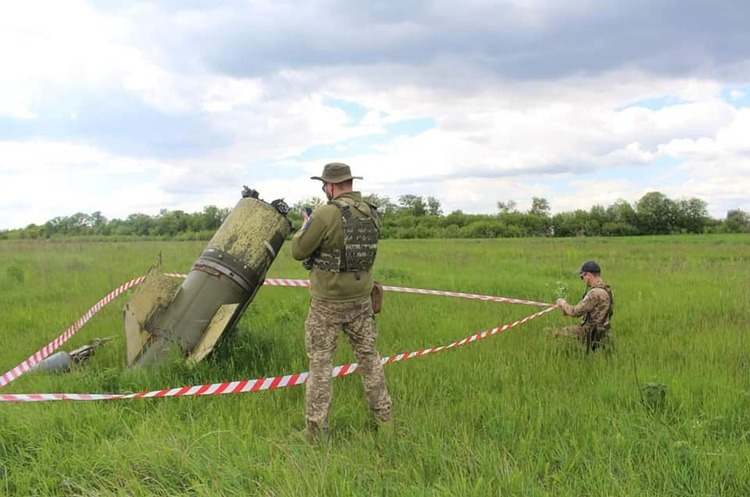 Противник намагається розвинути успіх на Бахмутському напрямку – Генштаб ЗСУ Противник намагається розвинути успіх на Бахмутському напрямку – Генштаб ЗСУ