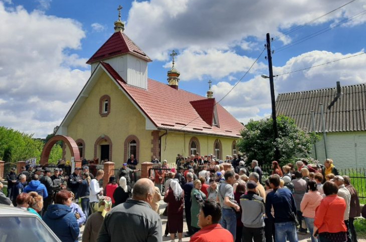 На Київщині громада Черняхова перейшла з УПЦ МП до ПЦУ На Київщині громада Черняхова перейшла з УПЦ МП до ПЦУ