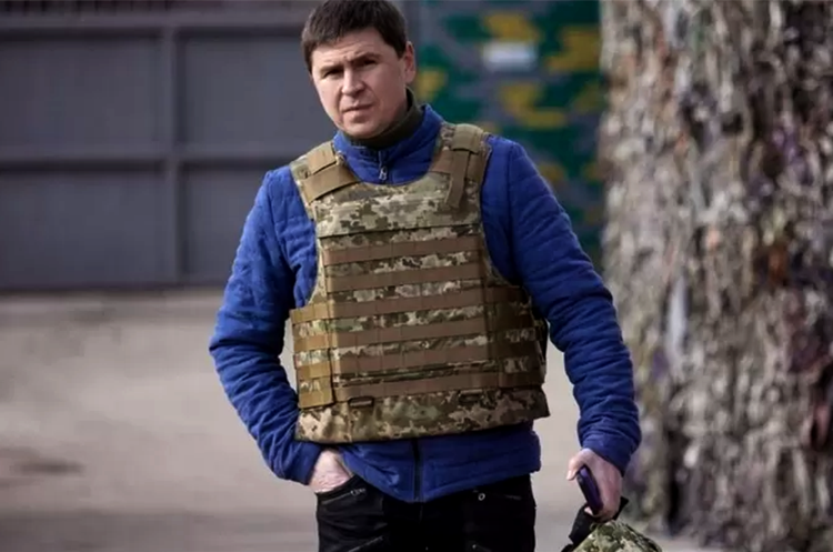 Радник голови Офісу президента Михайло Подоляк. Кожного моряка, який допомагає росії вивозити українське зерно, буде подано у міжнародний розшук – Подоляк