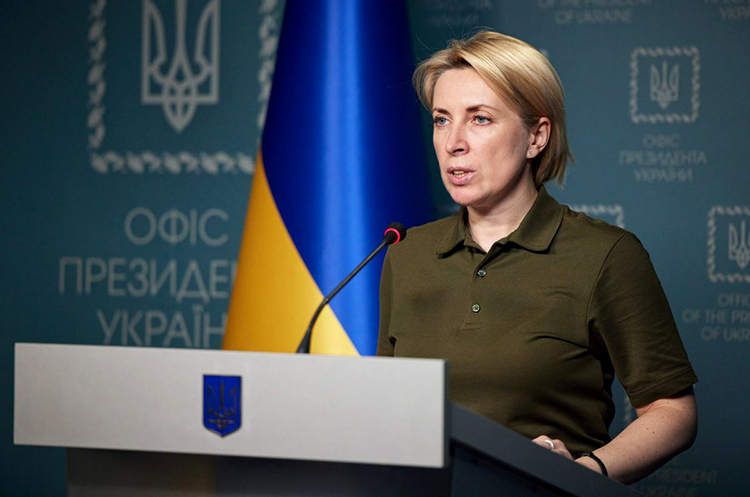 Віцепрем'єр, міністр реінтеграції окупованих територій Ірина Верещук. Верещук більше не опікуватиметься обміном військовополонених: обов'язок перебирає ГУР