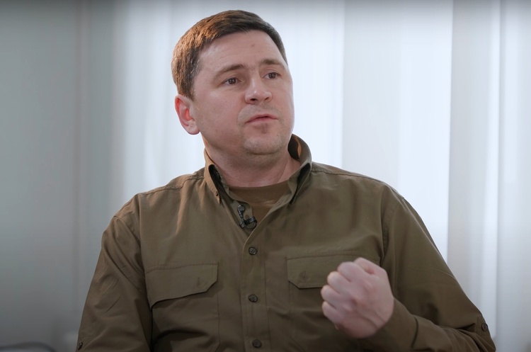 Фото: YouTube LB live «Західні країни кажуть, що поставляють багато зброї, але це не так» — Подоляк