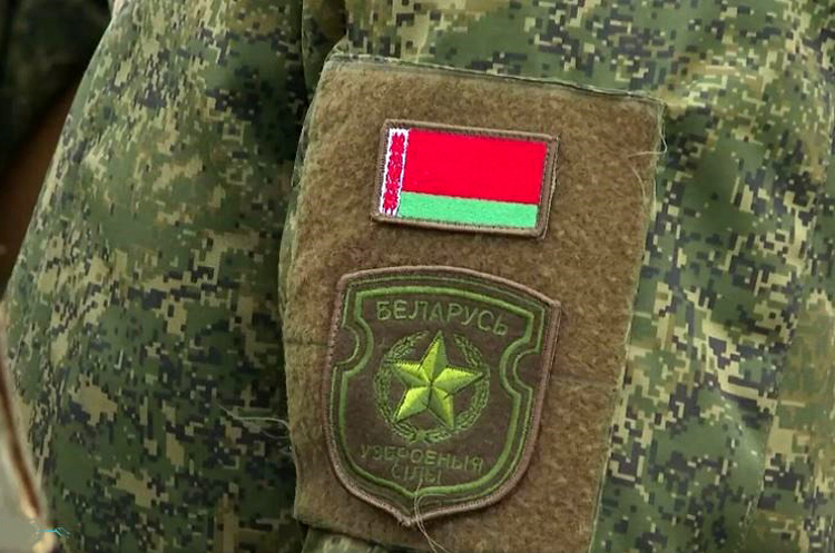 Лукашенко нагородив співробітників КДБ за участь у «спецоперації на території України» Лукашенко нагородив співробітників КДБ за участь у «спецоперації на території України»