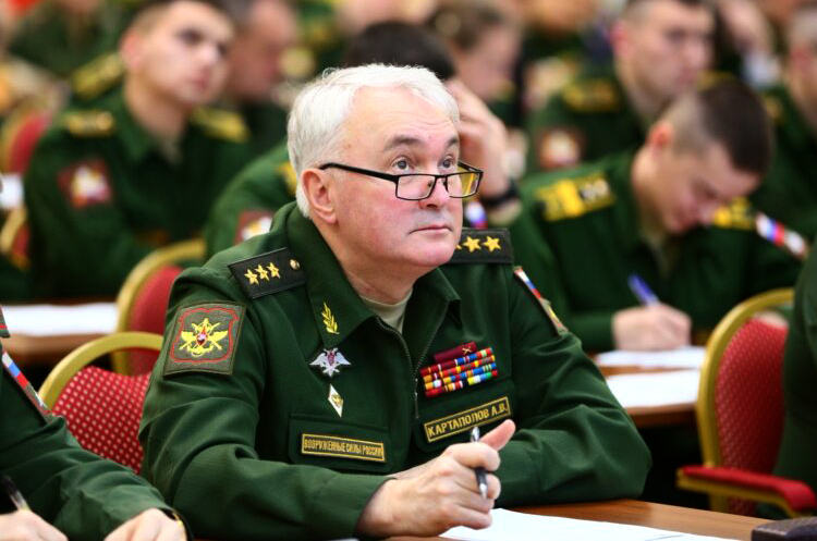 Голова комітету Держдуми з оборони Андрій Картаполов. Голова комітету Держдуми з оборони пояснив відсутність даних про загиблих на війні тим, що російська армія «практично перестала втрачати людей»