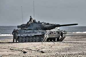 Іспанія готова передати Україні зенітно-ракетні комплекси та бойові танки 	«Leopard» – ЗМІ