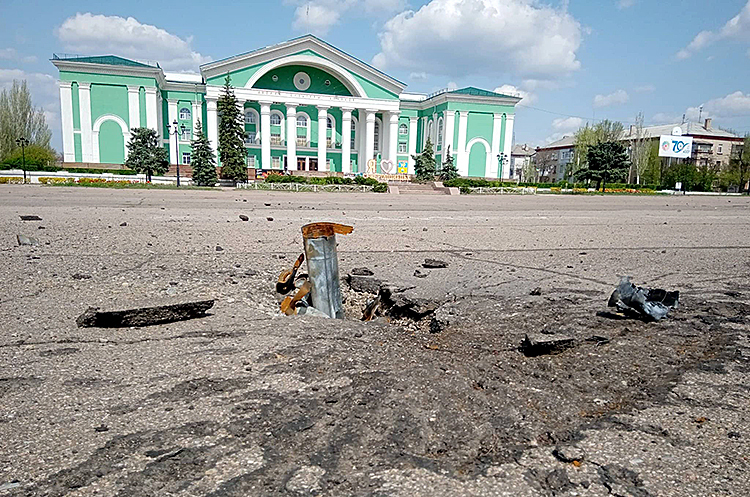 БК хіміків у Северодонецьку. Російські війська продовжують атакувати Сєверодонецьк із трьох напрямків, українці досягли певних успіхів на Херсонщині – розвідка Великобританії
