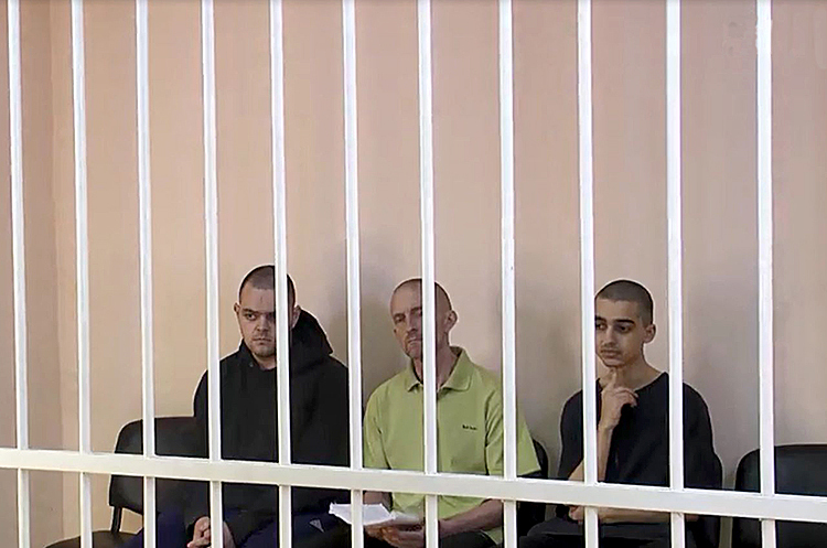 У «ДНР» розпочався процес над іноземцями, які брали участь у військових діях у складі української армії У «ДНР» розпочався процес над іноземцями, які брали участь у військових діях у складі української армії
