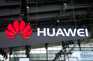 Huawei почала закривати магазини в росії через дефіцит продукції