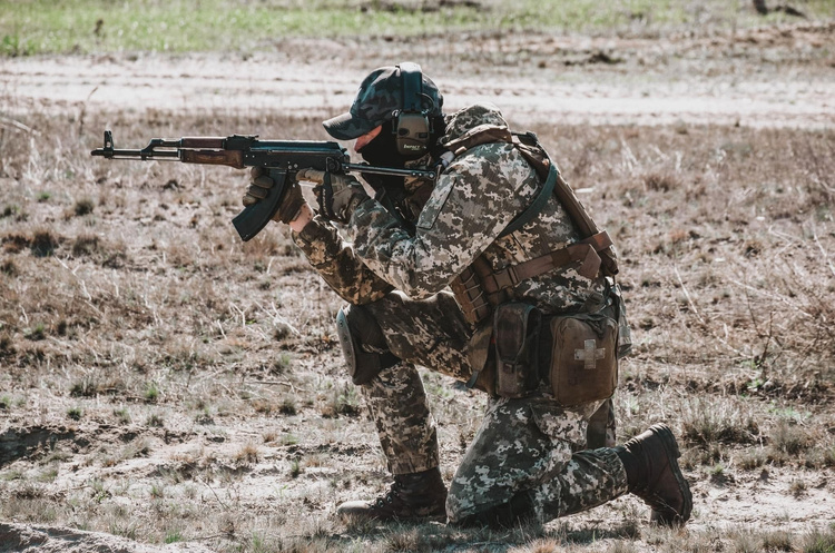 ЗСУ за попередню добу ліквідували 200 військових рф, 11 ББМ, три РСЗВ та гелікоптер ЗСУ за попередню добу ліквідували 200 військових рф, 11 ББМ, три РСЗВ та гелікоптер