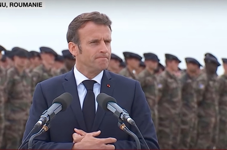 Фото: YouTube/France 24 Зеленському і його чиновникам доведеться говорити з росією — Макрон