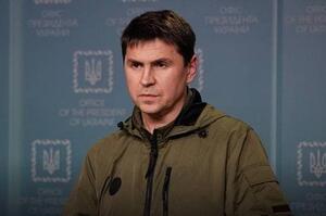 “Маленька людина з великими комплексами”: Подоляк відповів Медвєдєву на закиди, що України через 2 роки не буде