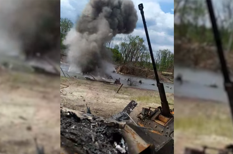 ЗСУ підірвали понтонний міст окупантів у Луганській області ЗСУ підірвали понтонний міст окупантів у Луганській області
