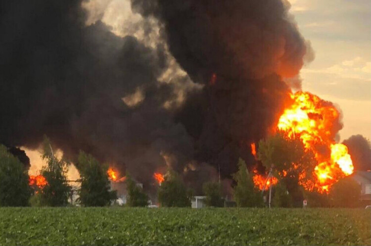 На Дніпропетровщині вибухнув резервуар з паливом На Дніпропетровщині вибухнув резервуар з паливом