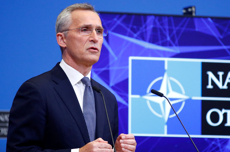Генсек НАТО Єнс Столтенберг НАТО продовжить підтримувати Україну, але відправляти своїх військових на Донбас не буде – Столтенберг
