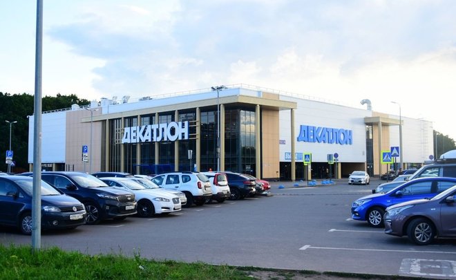 Росіяни масово скуповують товари в мережі магазинів Decathlon через їх закриття