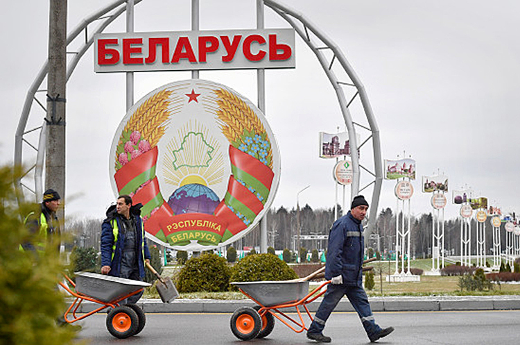 Обсяг експорту білорусі за рік упав на 42%, експорт до України та Великої Британії наближається до нуля