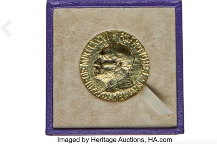 Фото: Heritage Auctions Головред російської «Нової газети» Муратов продав свою нобелівську медаль премії миру за $103,5 млн